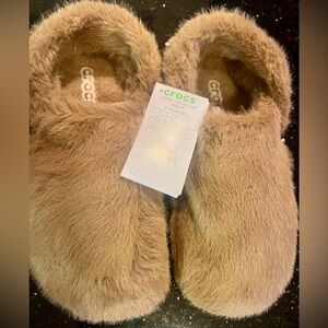Crocs Adult Classic Cozzzy Luxe Slippers - W9/M7